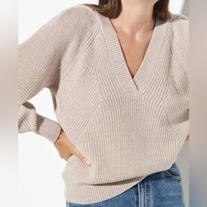 Like-new The Reset R Label The Must-have V Wool Knit Sweater